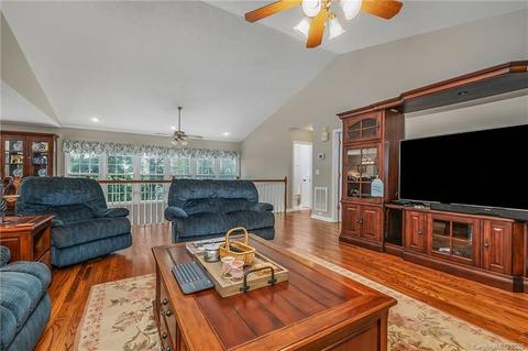 908 White Oak Ln, Tryon, NC 28782 photo 5