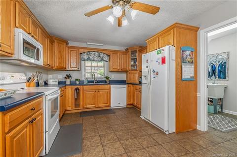 908 White Oak Ln, Tryon, NC 28782 photo 9