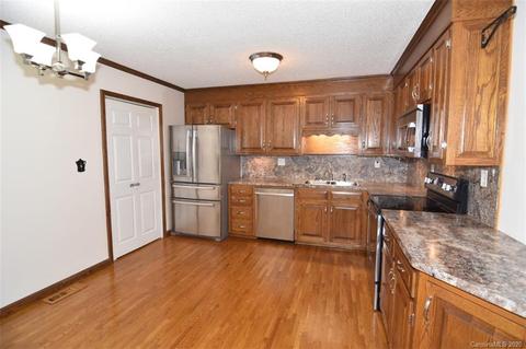 1784 Paris Dr, Conover, NC 28613 photo 11