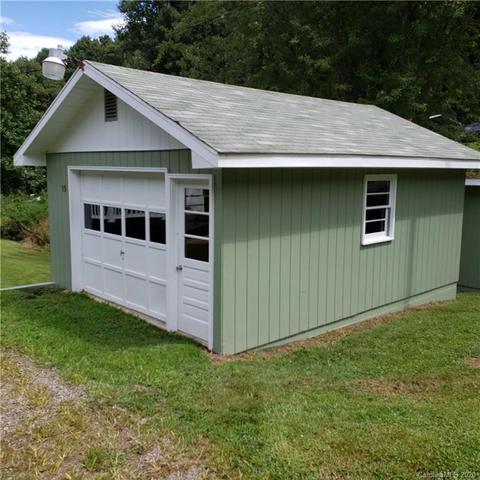13 Castle Dr, Clyde, NC 28721 photo 12
