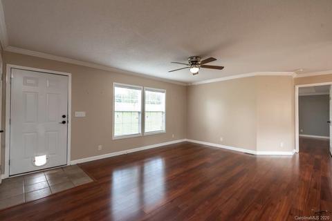 2287 Oweda Dr, Conover, NC 28613 photo 4