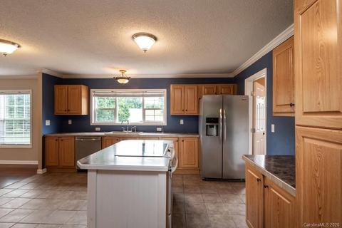 2287 Oweda Dr, Conover, NC 28613 photo 9