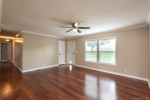 2287 Oweda Dr, Conover, NC 28613 photo 5