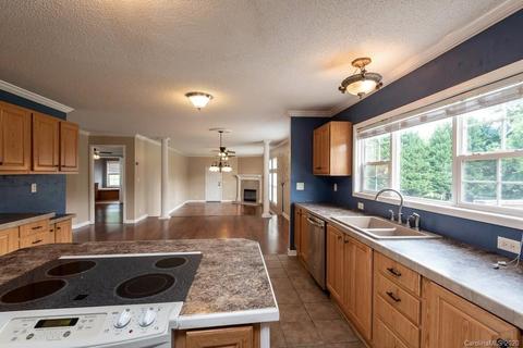 2287 Oweda Dr, Conover, NC 28613 photo 12