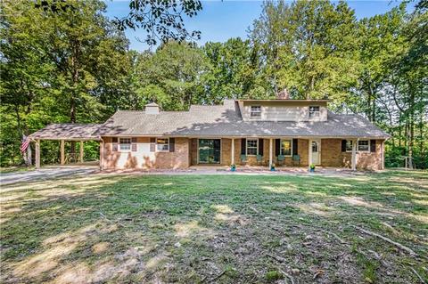 902 Brook Dr, Lancaster, SC 29720 photo 1