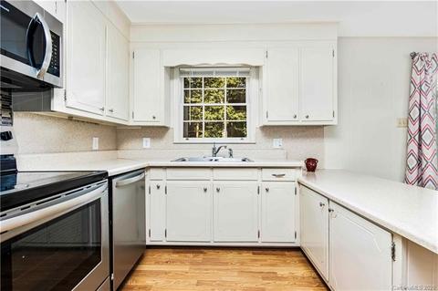 902 Brook Dr, Lancaster, SC 29720 photo 9
