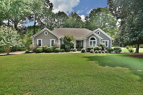 612 Landsdowne Ct, Fort Mill, SC 29708 photo 1