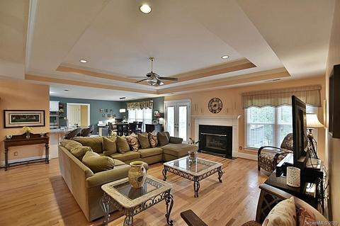 612 Landsdowne Ct, Fort Mill, SC 29708 photo 6