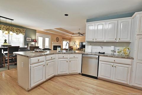 612 Landsdowne Ct, Fort Mill, SC 29708 photo 8