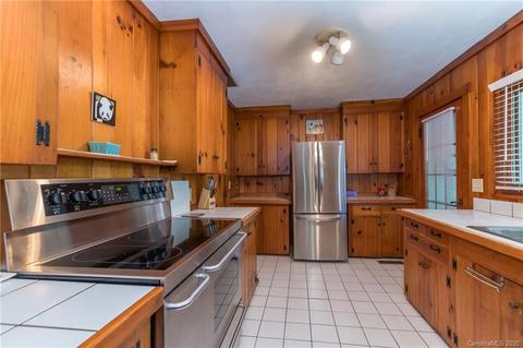 34 Forest Ln, Tryon, NC 28782 photo 11