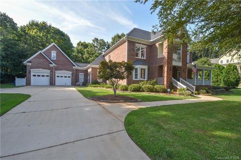 6353 Fox Chase Dr, Davidson, NC 28036 photo 1