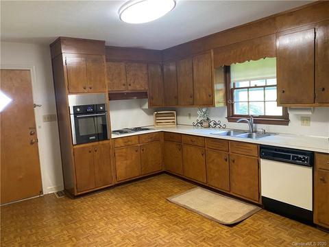 210 Park St, Morganton, NC 28655 photo 10