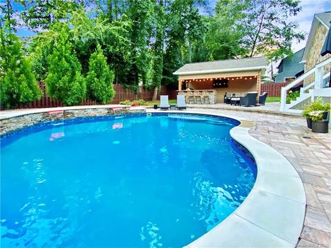 21413 Pinecrest Pl, Cornelius, NC 28031 photo 3