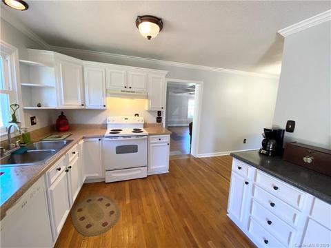 2012 Hampton Heights St, Lenoir, NC 28645 photo 7