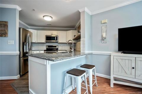 1335 Torrence Cir, Davidson, NC 28036 photo 8