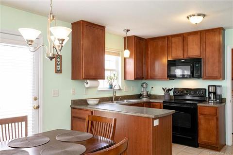 56 Lanceford Cir, Fletcher, NC 28732 photo 9