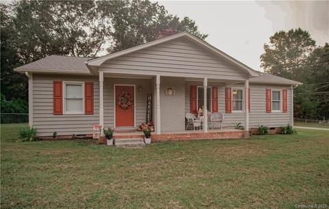 305 Deal Ave, Conover, NC 28613 photo 2