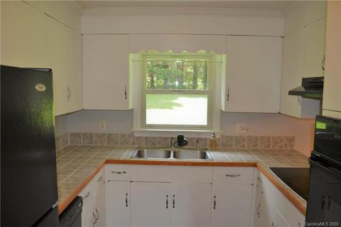 425 Bost Rd, Morganton, NC 28655 photo 4