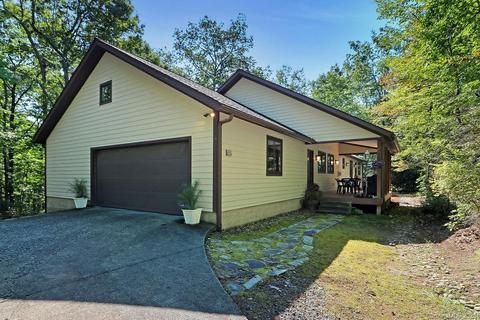 555 Mulberry Cir, Brevard, NC 28712 photo 1
