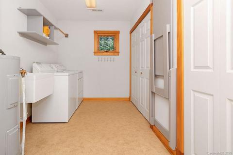 555 Mulberry Cir, Brevard, NC 28712 photo 14