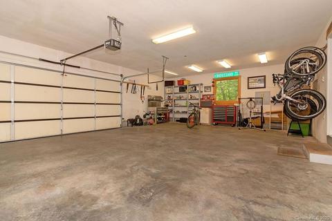 555 Mulberry Cir, Brevard, NC 28712 photo 9