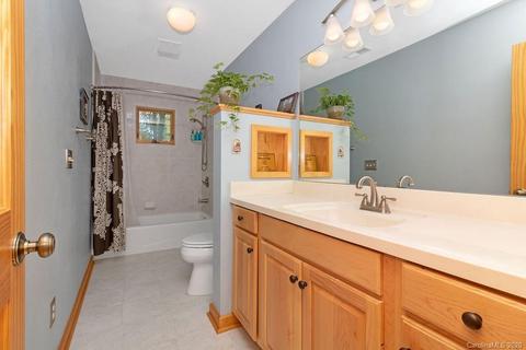 555 Mulberry Cir, Brevard, NC 28712 photo 12