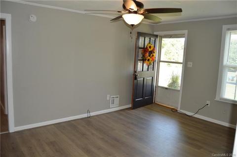 2554 Kool Park Rd NE, Hickory, NC 28601 photo 2