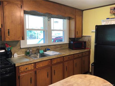 428 E 19th St, Newton, NC 28658 photo 2