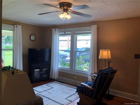 428 E 19th St, Newton, NC 28658 photo 9