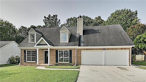 517 Viking Dr, Concord, NC 28025 photo 1