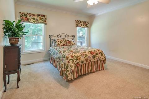 32 Lockes Ln, Candler, NC 28715 photo 16