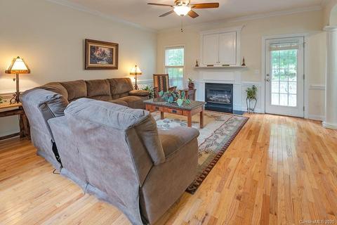 32 Lockes Ln, Candler, NC 28715 photo 13
