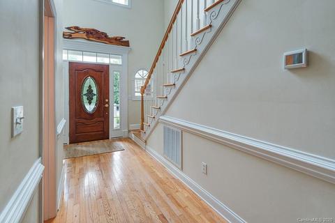 32 Lockes Ln, Candler, NC 28715 photo 3