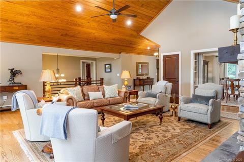 364 Kenmure Dr, Flat Rock, NC 28731 photo 12