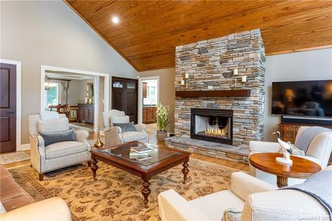 364 Kenmure Dr, Flat Rock, NC 28731 photo 11