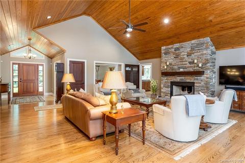 364 Kenmure Dr, Flat Rock, NC 28731 photo 10