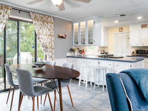 281 Skyway Dr, Marshall, NC 28753 photo 9