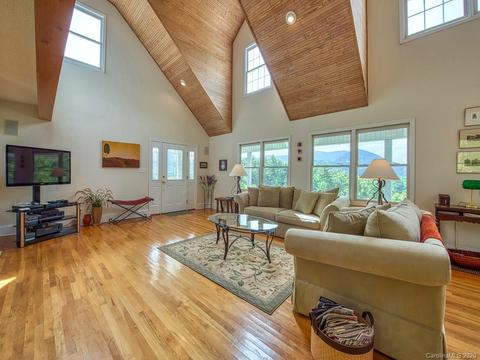 690 Lost Cove Rd, Clyde, NC 28721 photo 10