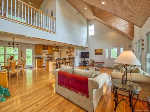 690 Lost Cove Rd, Clyde, NC 28721 photo 13