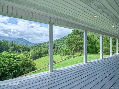 690 Lost Cove Rd, Clyde, NC 28721 photo 4