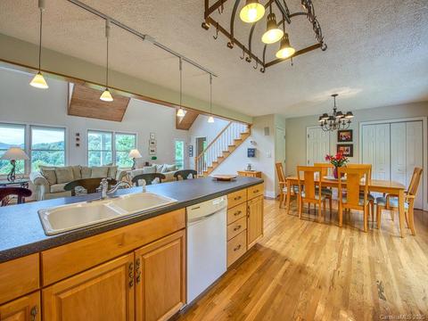 690 Lost Cove Rd, Clyde, NC 28721 photo 18