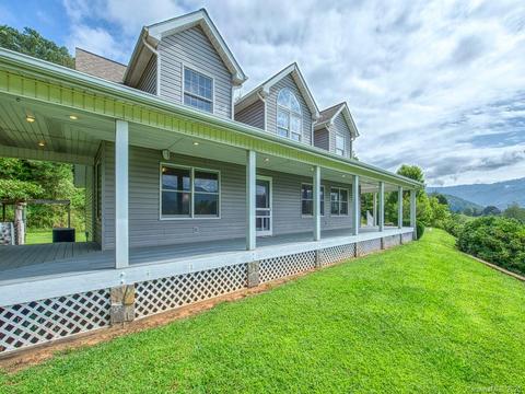 690 Lost Cove Rd, Clyde, NC 28721 photo 3
