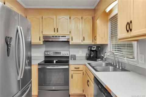 6915 Streamside Dr, Charlotte, NC 28212 photo 7