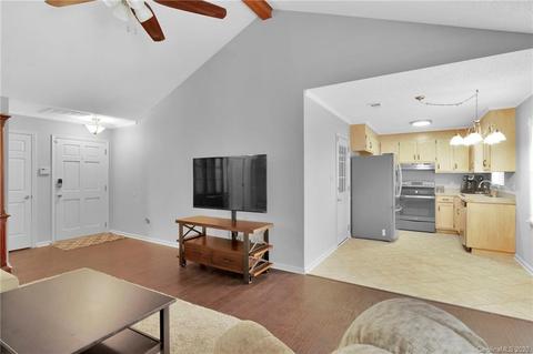 6915 Streamside Dr, Charlotte, NC 28212 photo 11