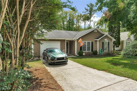 6915 Streamside Dr, Charlotte, NC 28212 photo 2