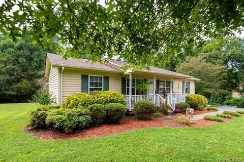 5426 Chestnut Dr, Hickory, NC 28602 photo 1