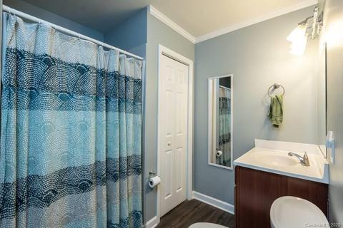 5426 Chestnut Dr, Hickory, NC 28602 photo 17