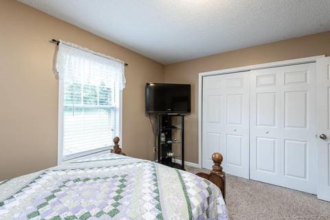 5426 Chestnut Dr, Hickory, NC 28602 photo 20