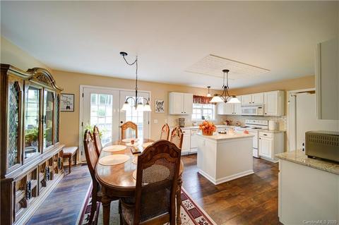 8719 Oldenburg Dr, Mount Pleasant, NC 28124 photo 12