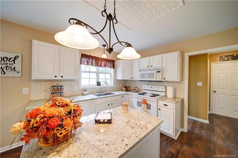 8719 Oldenburg Dr, Mount Pleasant, NC 28124 photo 10